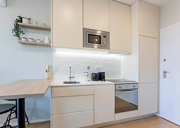 31 Janeiro 157 - Charming 1br Flat W/ Ac & Balcony By Lovelystay *