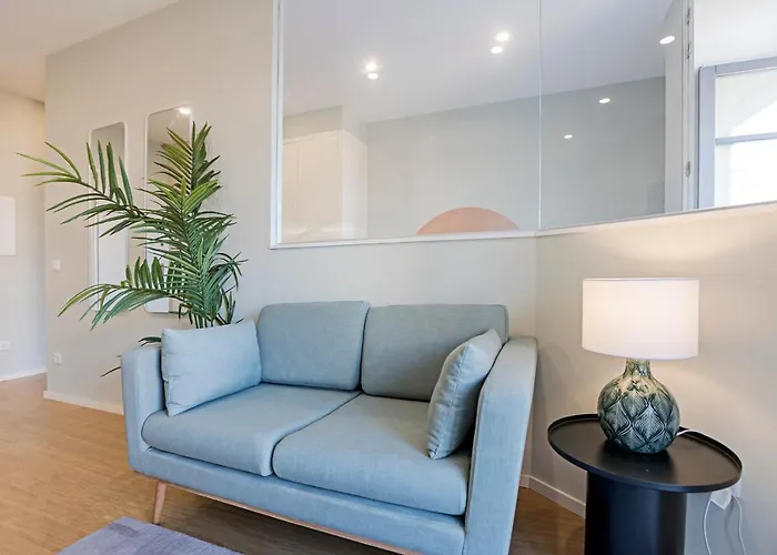 31 Janeiro 157 - Charming 1br Flat W/ Ac & Balcony By Lovelystay פורטו