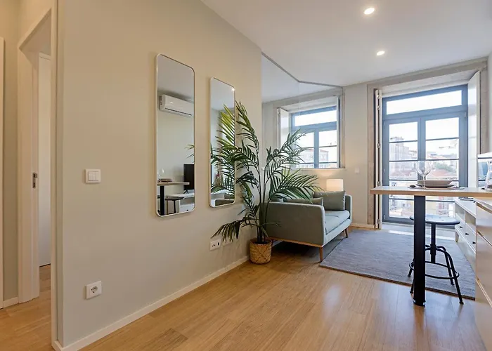 31 Janeiro 157 - Charming 1br Flat W/ Ac & Balcony By Lovelystay * פורטו